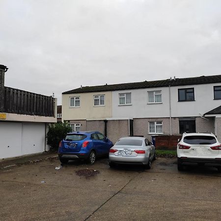 Elegant 3-Bedroom Home, Sleeps Up To 5 Guest. South Ockendon Exteriér fotografie
